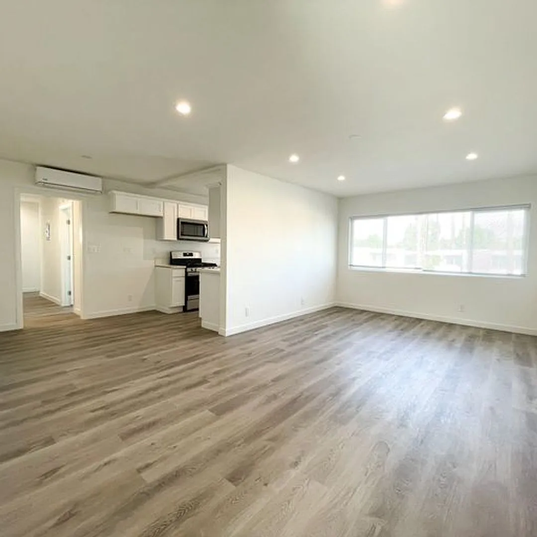 2 bed, 980 sqft, $2,195 — Photo 3