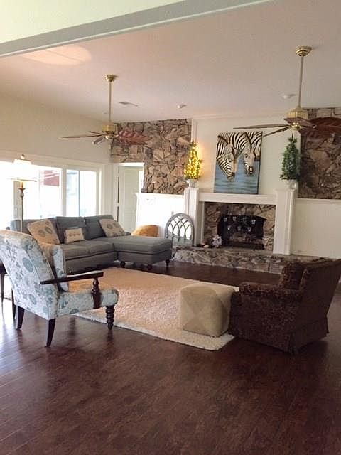 1st image of 2913 Country Place Ct