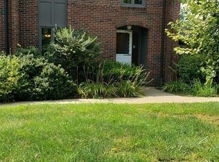 5 Eaton Ct, Amherst, MA 01002