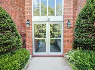 49 Windsor Dr APT 108, Holliston, MA 01746
