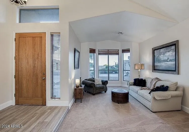 4 bed, 2.5 bath, 3000 sqft, $4,900 — Photo 3