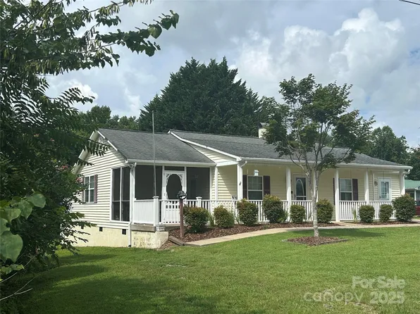 617 Reservoir Rd, Marion, NC 28752