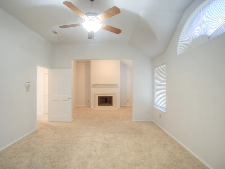4909 Clove Ct — Photo 10