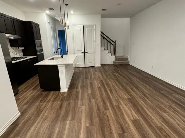 9912 Hennings St, Irving, TX 75063