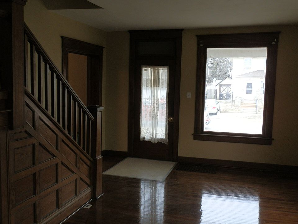 2nd image of 940 Rivermet Ave