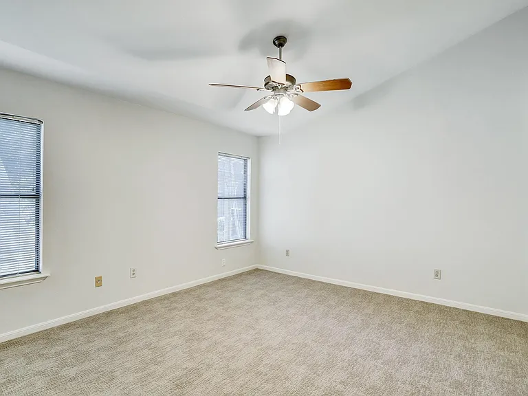 2023 Converse St — Photo 7