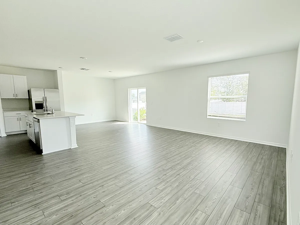 Building Photo - 3809 NE 32nd Ct