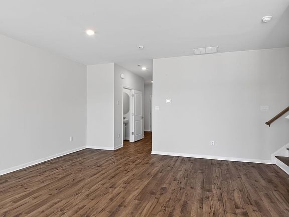 5th image of 3 Dalton Way #102