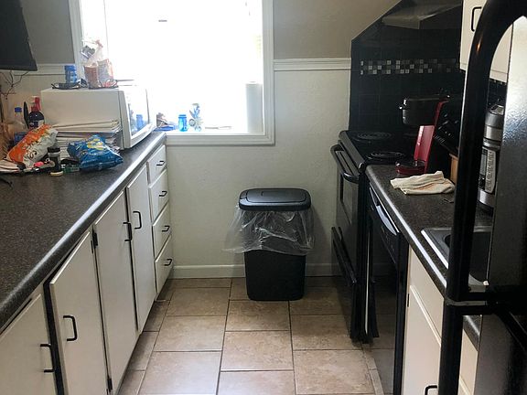 4th image of 937 Chadwick Dr #1-4