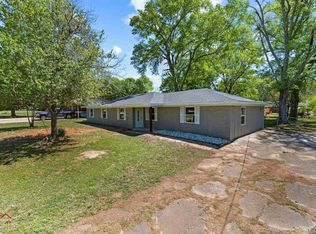 210 Collins Ave, Longview, TX 75605