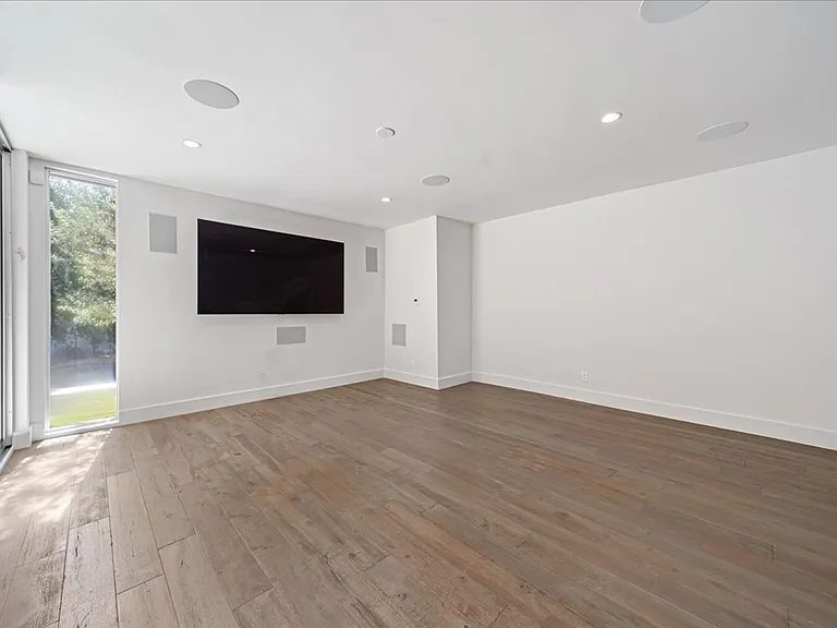 1455 S Castello Ave — Photo 6