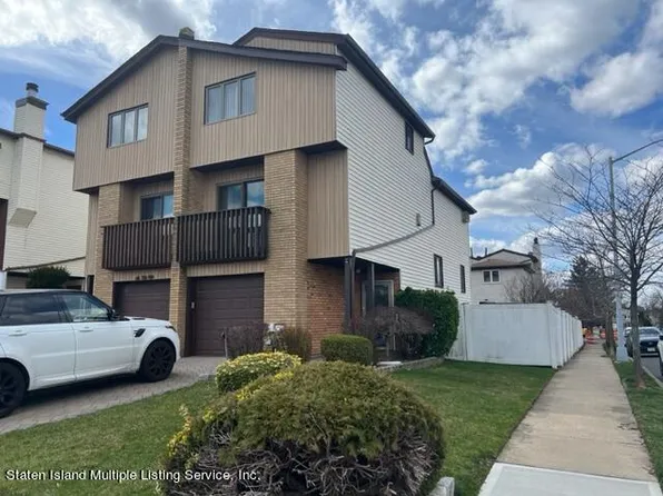 122 McVeigh Ave, Staten Island, NY 10314
