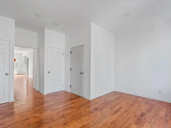 37 Jewel Street image 25 of 32