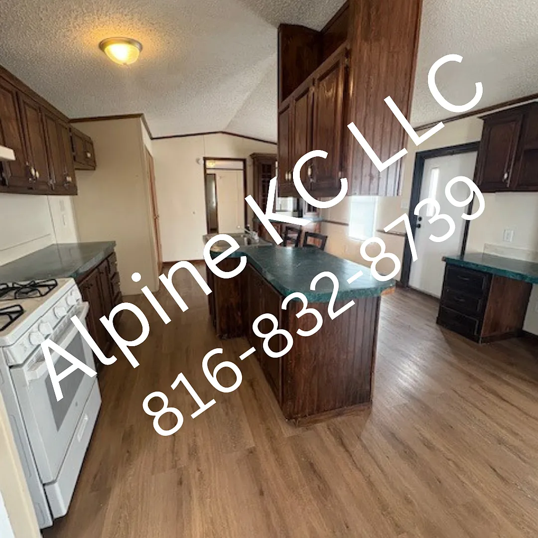 3 bed, 1000 sqft, $975 — Photo 2