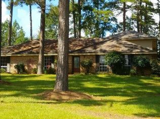 2100 Shawnee Dr, McComb, MS 39648