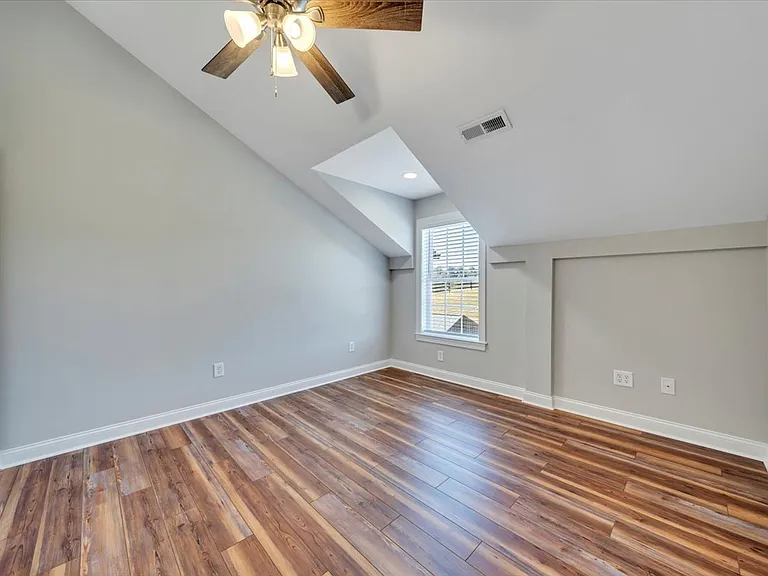 1180 Longfield Rd — Photo 149
