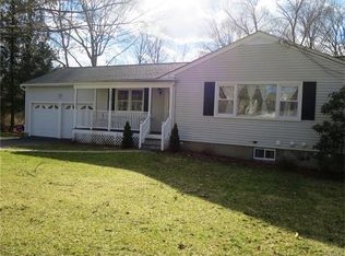 1563 Edgewood St, Yorktown Heights, NY 10598