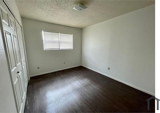 5th image of 975 Woodrow St #24