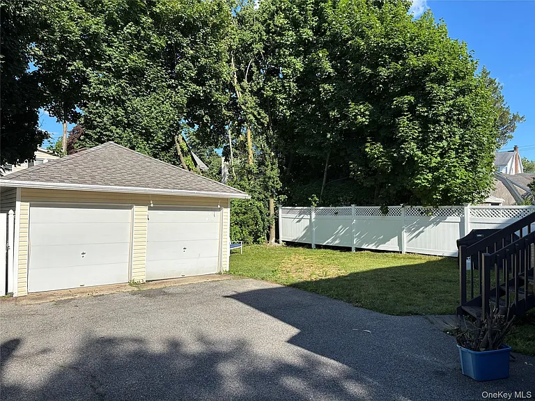 23 Perry Ave — Photo 48