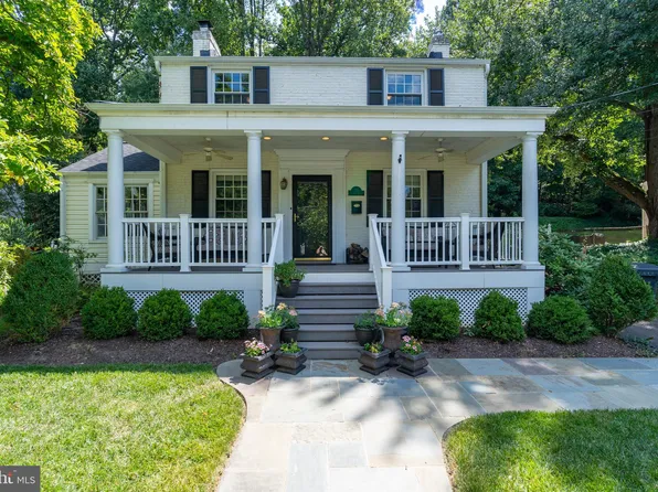 711 Timber Ln, Falls Church, VA 22046