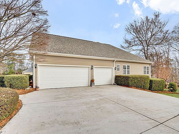 4th image of 312 Green Oaks Rd