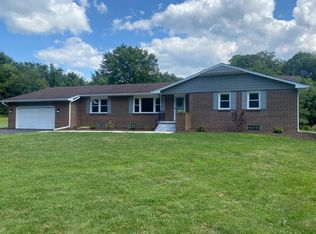 326 Mander Rd, Valparaiso, IN 46383