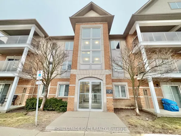 128 Aspen Springs Dr #108, Clarington, ON L1C 0G9