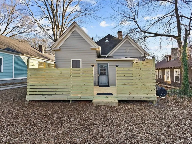 867 Beecher St SW — Photo 44