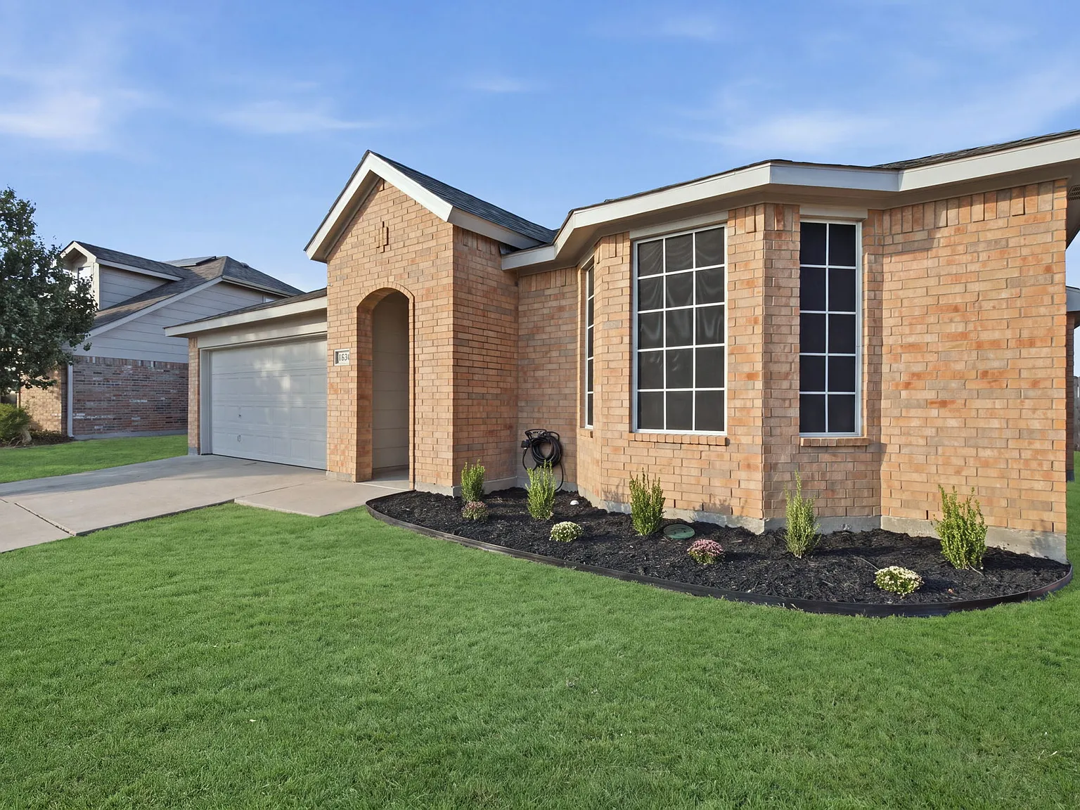 3 bed, 1689 sqft, $2,100 — Photo 3