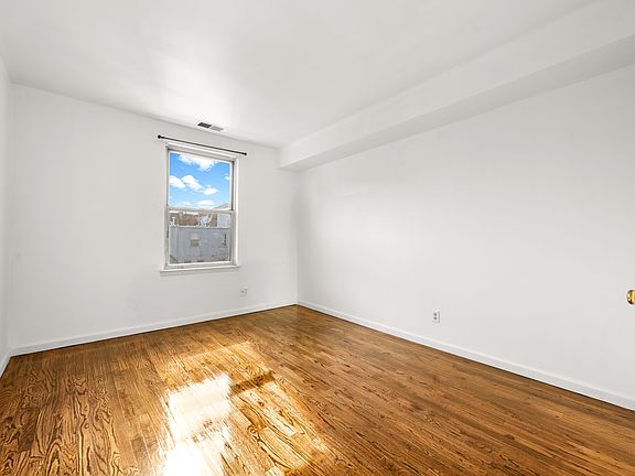 5th image of 1050 Dekalb Ave Floor 2