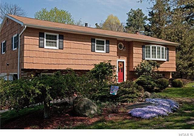 1st image of 9 Arlington Dr
