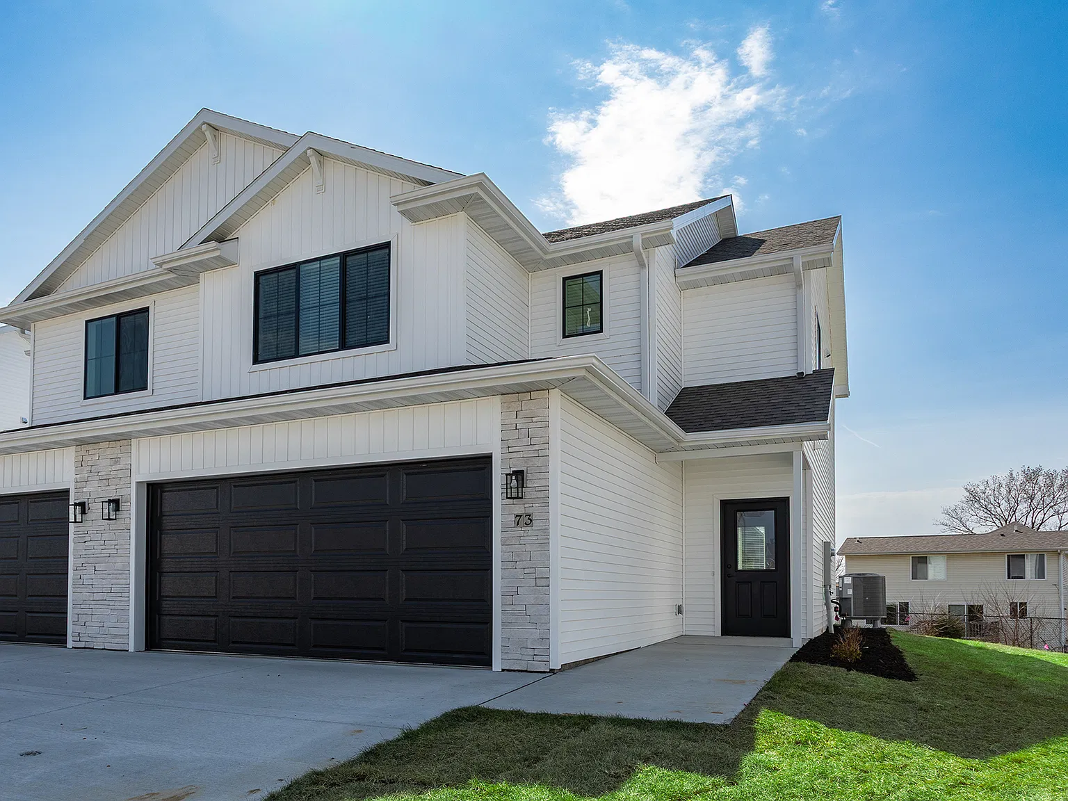 3 bed, 2.5 bath, 1597 sqft, $1,950 — Photo 1