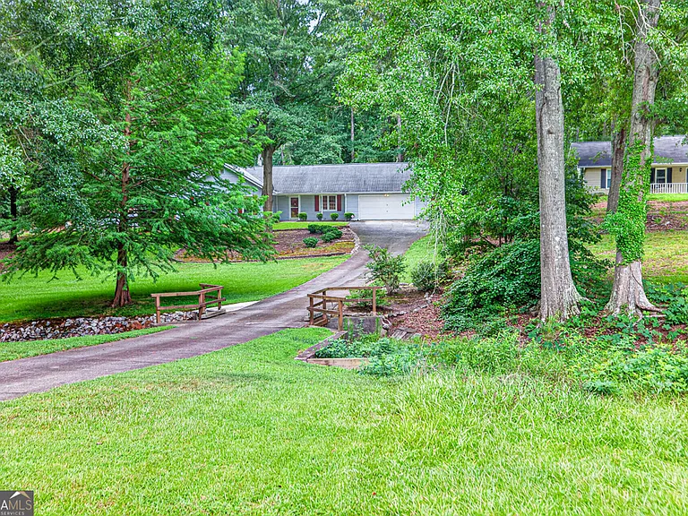 129 Springbrook Dr — Photo 37
