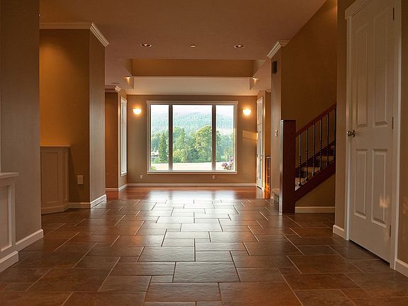 Entry looking to Dining