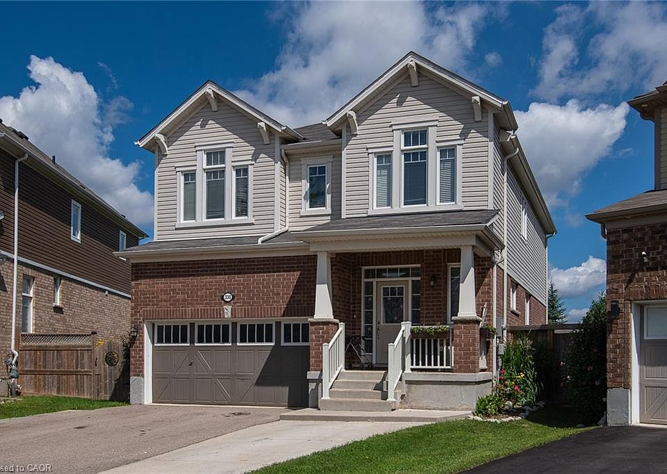 1st image of 330 Grovehill Cres