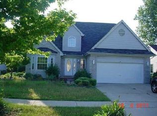 36724 Maplewood Dr, Sterling Heights, MI 48310