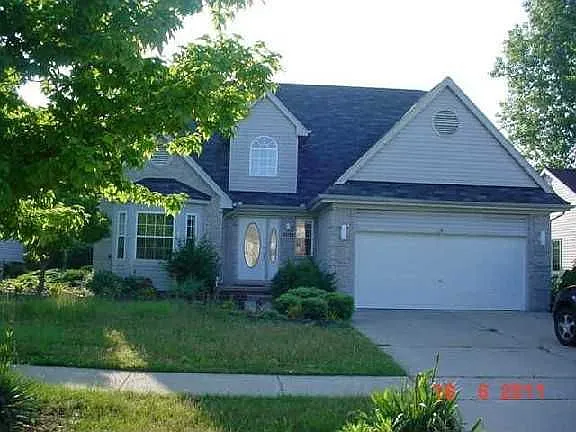 36724 Maplewood Dr photo 1
