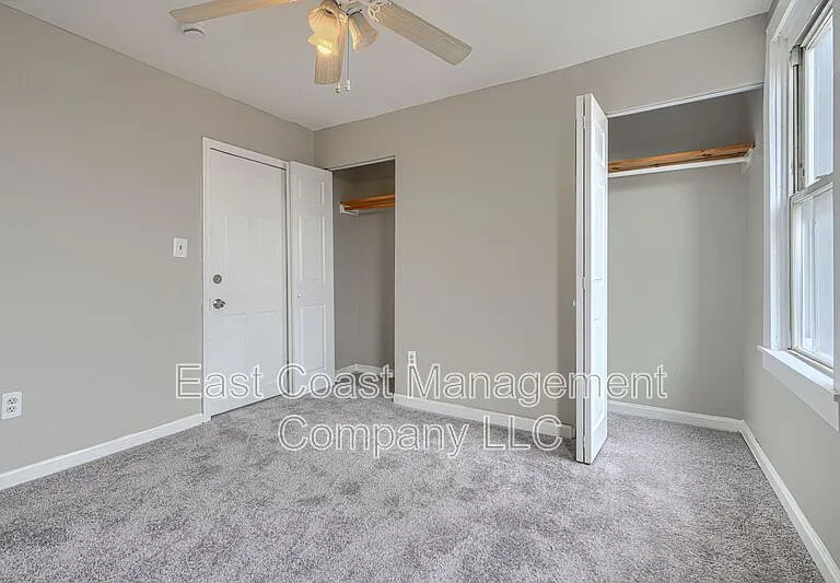 1220 W Pratt St — Photo 16