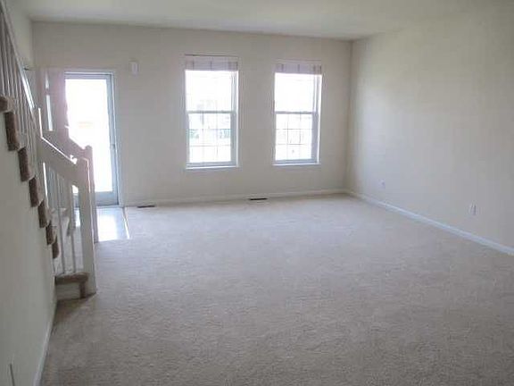 3rd image of 29184 Philadelphia Dr
