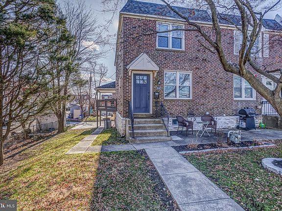2nd image of 1040 W Ashland Ave