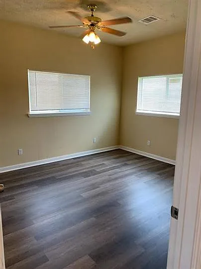 Building Photo - 4720 Yellowstone Blvd #5