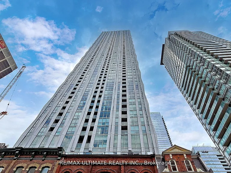 1 Yorkville Ave #1907 — Photo 1