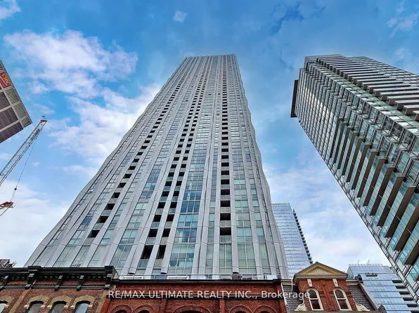 1 Yorkville Ave, Toronto, ON