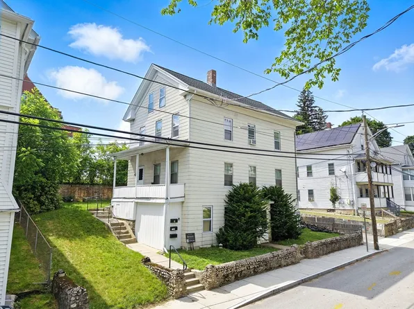 17 Granite St, Webster, MA 01570