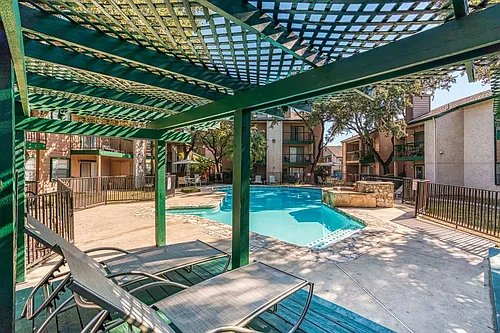 Woodland Apts San Antonio Photo 1