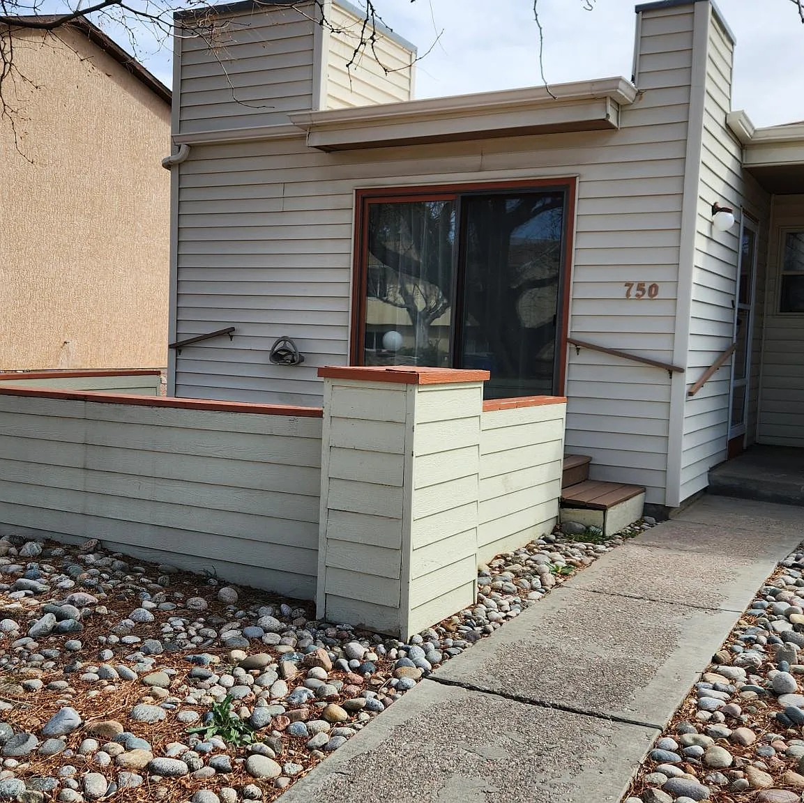2 bed, 1086 sqft, $1,400 — Photo 1