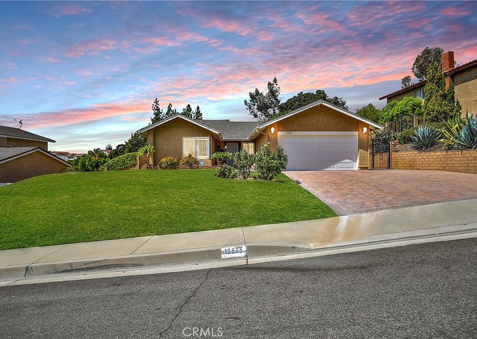 1st image of 19565 Vista Hermosa Dr