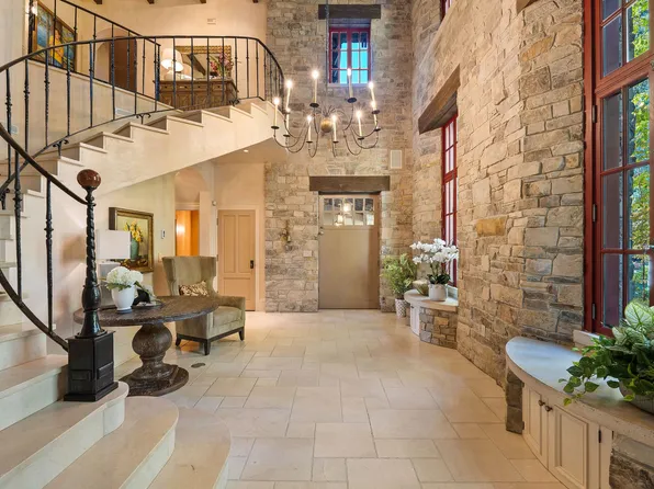 965 Eastman Dr, Bigfork, MT 59911