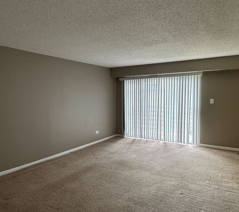 1st image of 921 Buccaneer Dr APT 6