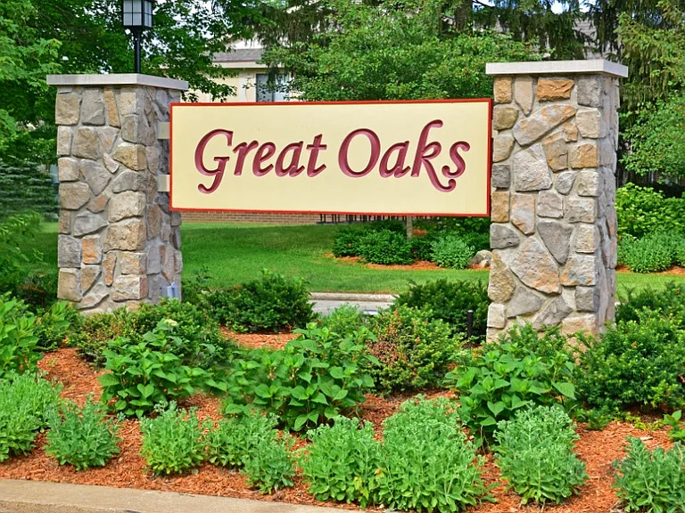 Beacon Hill and Great Oaks Apartments — Photo 28